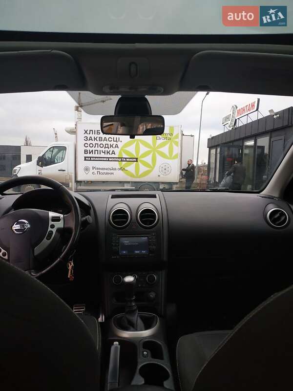 Позашляховик / Кросовер Nissan Qashqai 2011 в Рівному