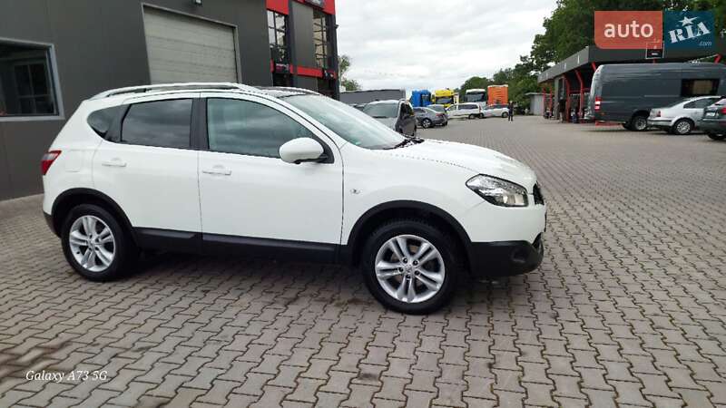 Позашляховик / Кросовер Nissan Qashqai 2012 в Чернівцях фото 7 Позашляховик / Кросовер Nissan Qashqai 2012 в Чернівцях