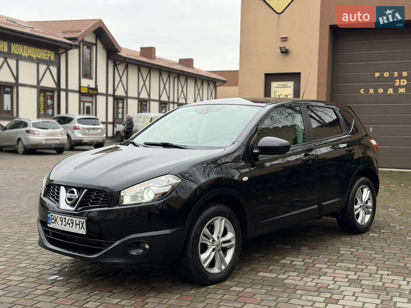 Внедорожник / Кроссовер Nissan Qashqai 2010 в Ровно