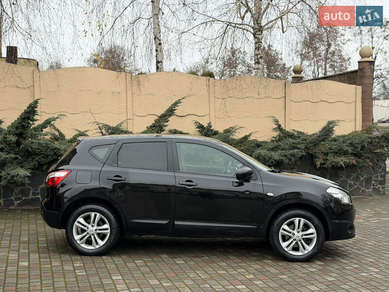 Внедорожник / Кроссовер Nissan Qashqai 2010 в Ровно