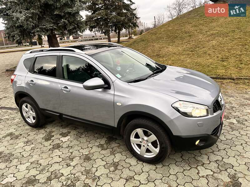 Внедорожник / Кроссовер Nissan Qashqai 2013 в Дубно