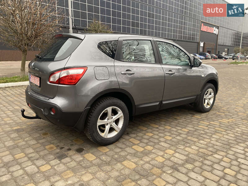 Позашляховик / Кросовер Nissan Qashqai 2011 в Луцьку