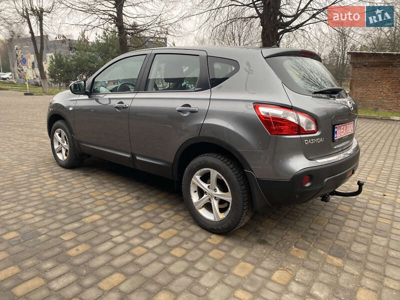 Позашляховик / Кросовер Nissan Qashqai 2011 в Луцьку