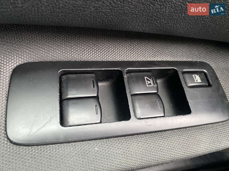 Позашляховик / Кросовер Nissan Qashqai 2011 в Луцьку