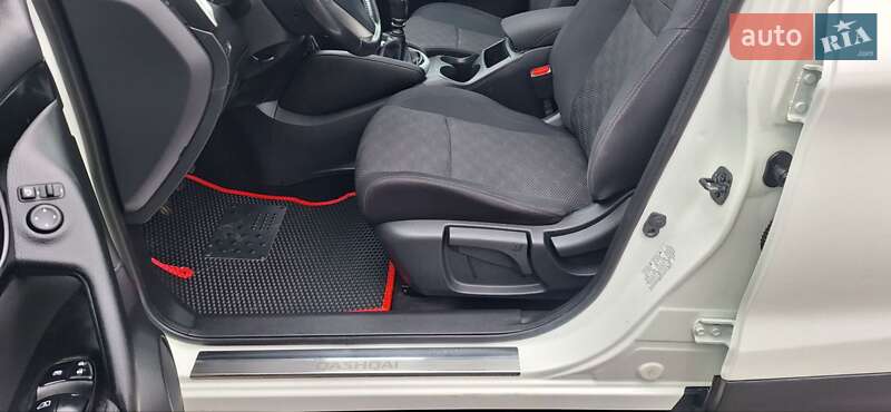 Внедорожник / Кроссовер Nissan Qashqai 2015 в Новоархангельске фото 49 Внедорожник / Кроссовер Nissan Qashqai 2015 в Новоархангельске