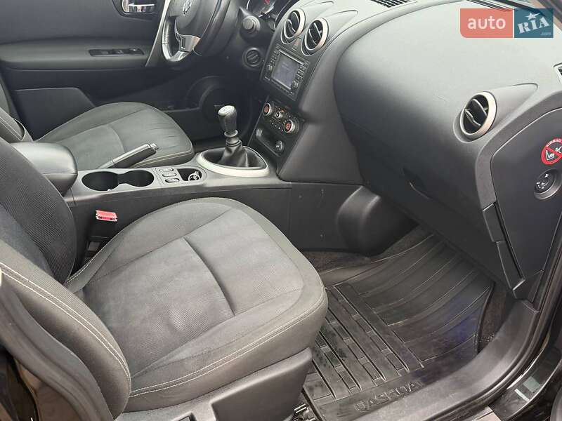 Позашляховик / Кросовер Nissan Qashqai 2010 в Черкасах