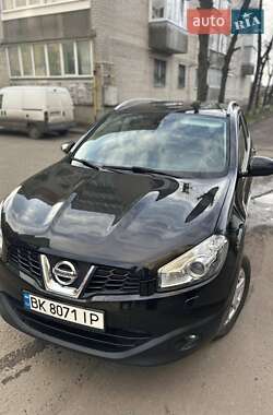 Позашляховик / Кросовер Nissan Qashqai 2011 в Рівному