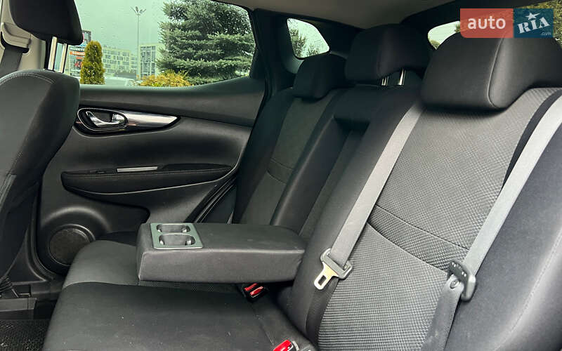 Внедорожник / Кроссовер Nissan Qashqai 2016 в Львове