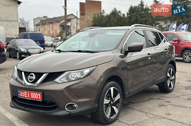 Позашляховик / Кросовер Nissan Qashqai 2015 в Дубні