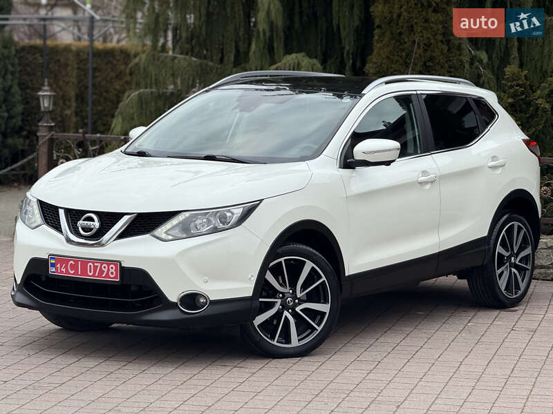 Позашляховик / Кросовер Nissan Qashqai 2015 в Стрию