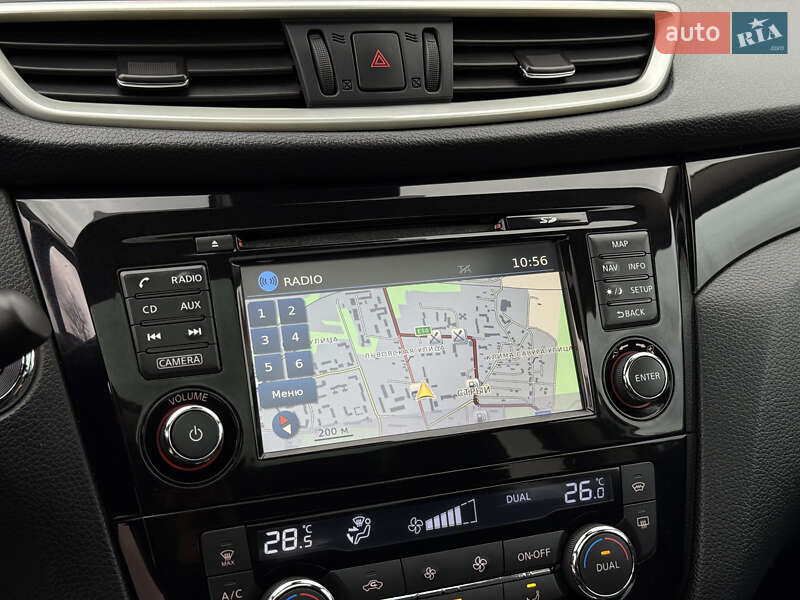 Позашляховик / Кросовер Nissan Qashqai 2015 в Стрию