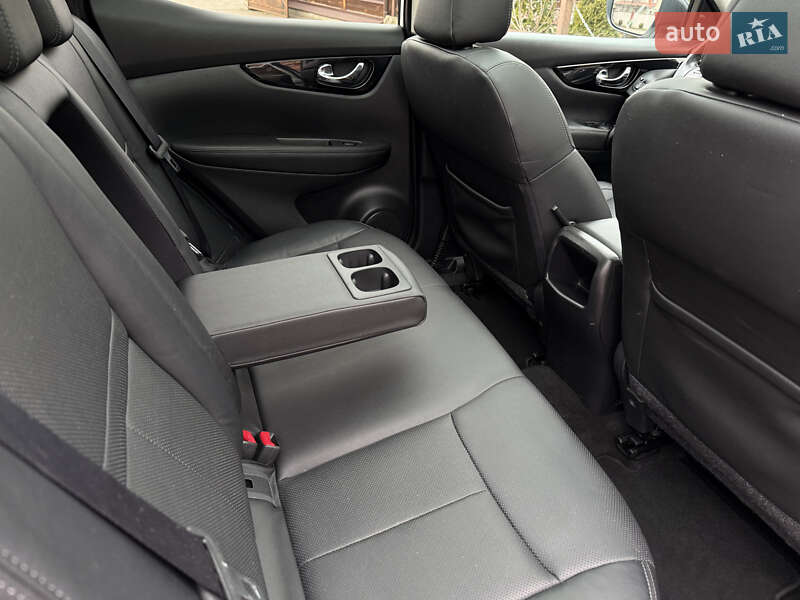 Позашляховик / Кросовер Nissan Qashqai 2015 в Стрию