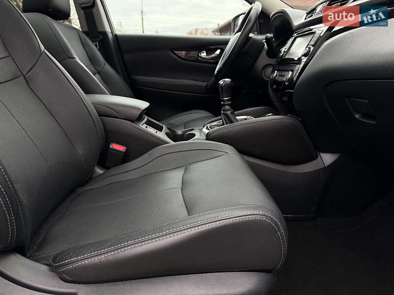 Позашляховик / Кросовер Nissan Qashqai 2015 в Стрию