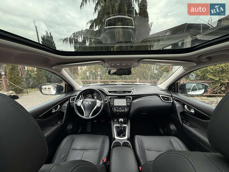 Позашляховик / Кросовер Nissan Qashqai 2015 в Стрию