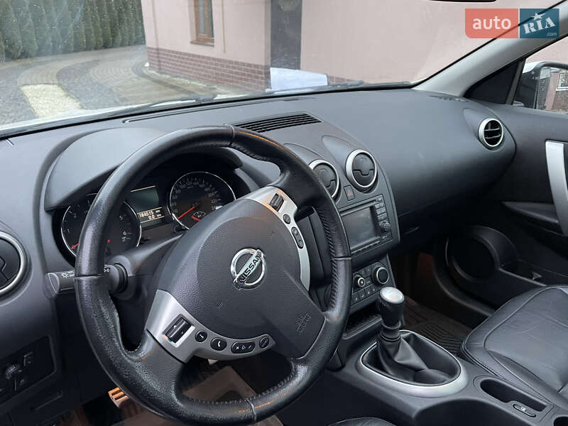 Внедорожник / Кроссовер Nissan Qashqai 2012 в Стрые