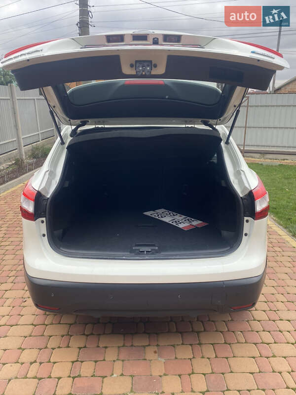 Внедорожник / Кроссовер Nissan Qashqai 2014 в Белой Церкви