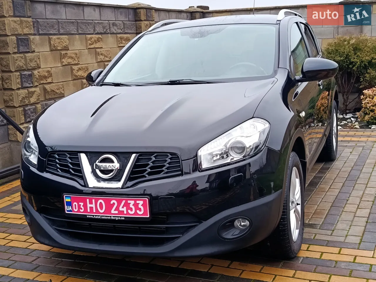 Тільки заїхала.Дуже гарний стан. Максимальна комплектація. Все працює ок.