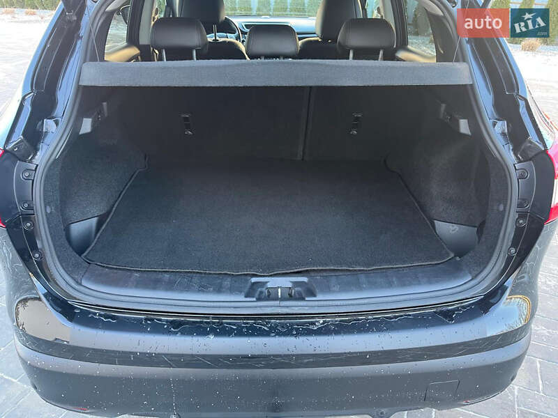 Внедорожник / Кроссовер Nissan Qashqai 2016 в Луцке