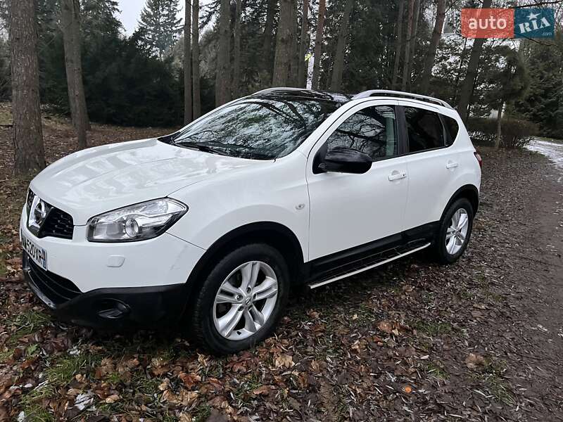 Внедорожник / Кроссовер Nissan Qashqai 2010 в Корце