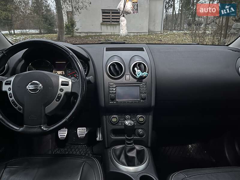 Внедорожник / Кроссовер Nissan Qashqai 2010 в Корце