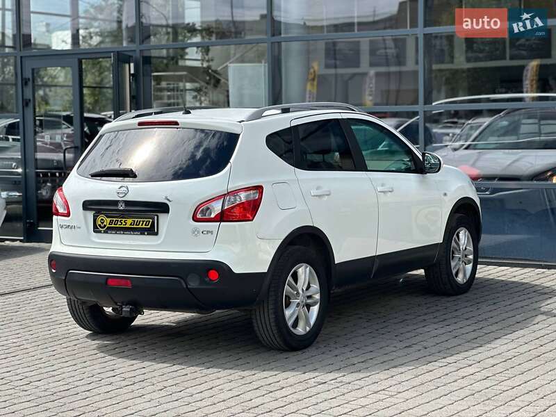 Внедорожник / Кроссовер Nissan Qashqai 2010 в Ивано-Франковске