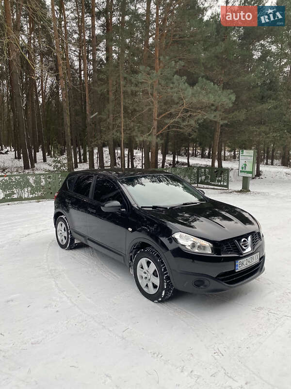 Внедорожник / Кроссовер Nissan Qashqai 2010 в Дубно