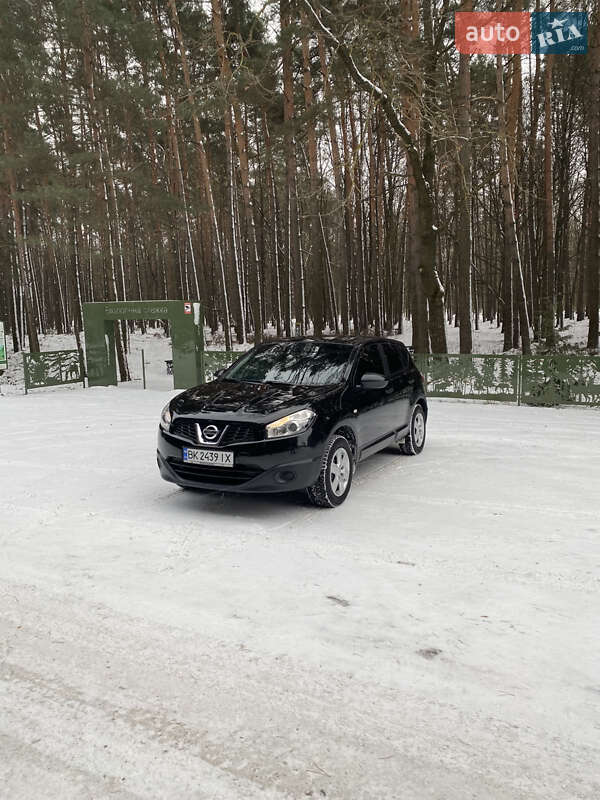 Внедорожник / Кроссовер Nissan Qashqai 2010 в Дубно