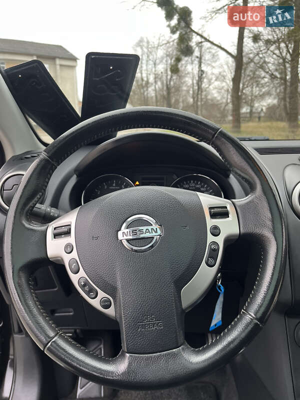 Внедорожник / Кроссовер Nissan Qashqai 2011 в Черновцах