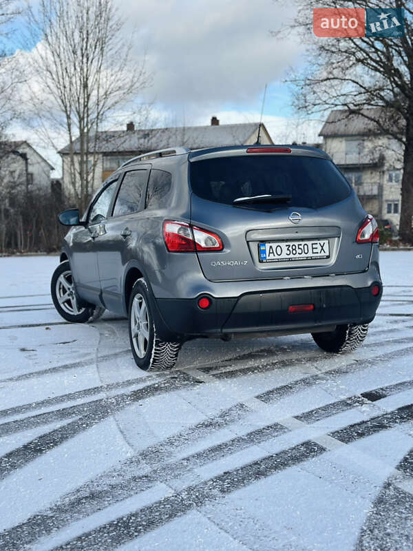 Внедорожник / Кроссовер Nissan Qashqai 2010 в Сваляве