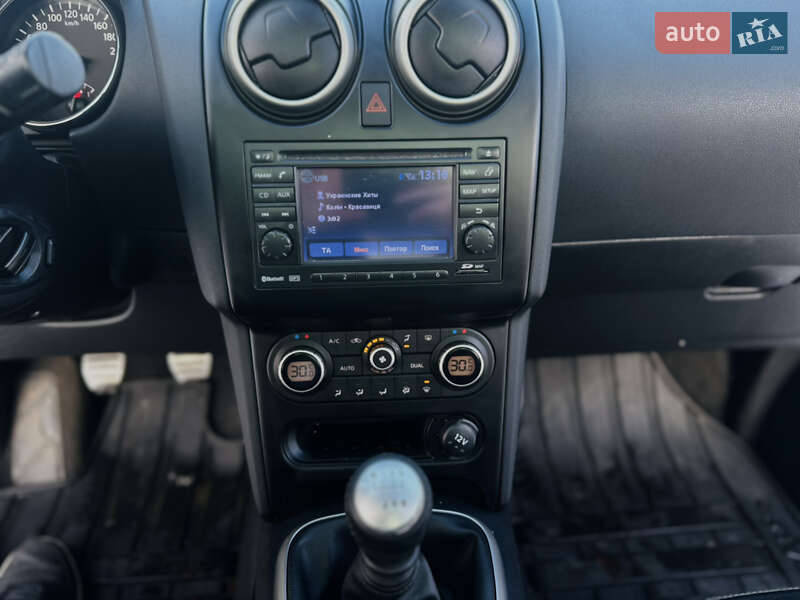 Внедорожник / Кроссовер Nissan Qashqai 2010 в Сваляве