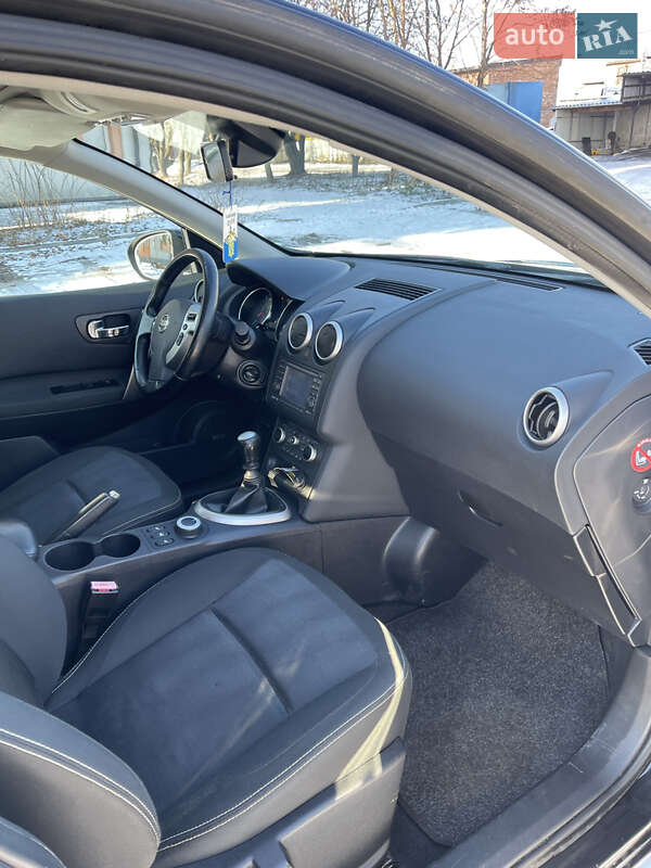 Позашляховик / Кросовер Nissan Qashqai 2011 в Рівному
