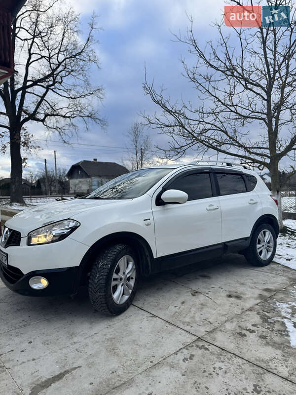 Внедорожник / Кроссовер Nissan Qashqai 2011 в Стрые