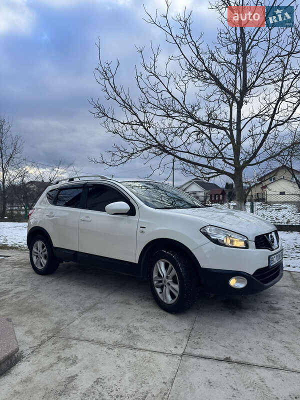 Внедорожник / Кроссовер Nissan Qashqai 2011 в Стрые