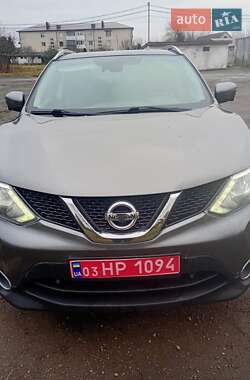 Позашляховик / Кросовер Nissan Qashqai 2015 в Радивиліві