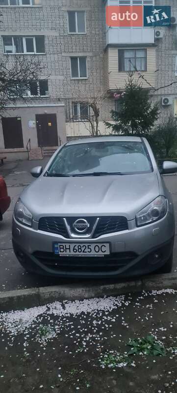 Внедорожник / Кроссовер Nissan Qashqai 2010 в Черноморске