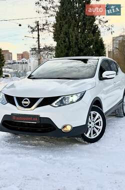 Позашляховик / Кросовер Nissan Qashqai 2017 в Сумах