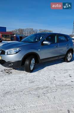 Позашляховик / Кросовер Nissan Qashqai 2012 в Чернівцях
