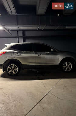 Внедорожник / Кроссовер Nissan Qashqai 2014 в Киеве