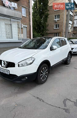 Позашляховик / Кросовер Nissan Qashqai 2010 в Києві
