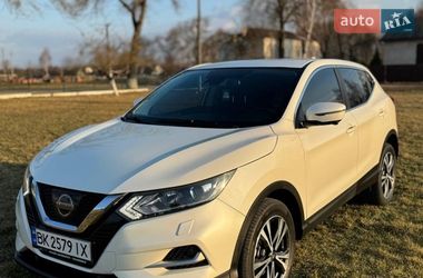 Позашляховик / Кросовер Nissan Qashqai 2017 в Дубні
