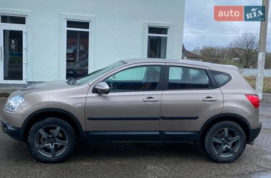 Позашляховик / Кросовер Nissan Qashqai 2009 в Вижниці