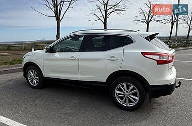 Внедорожник / Кроссовер Nissan Qashqai 2015 в Почаеве