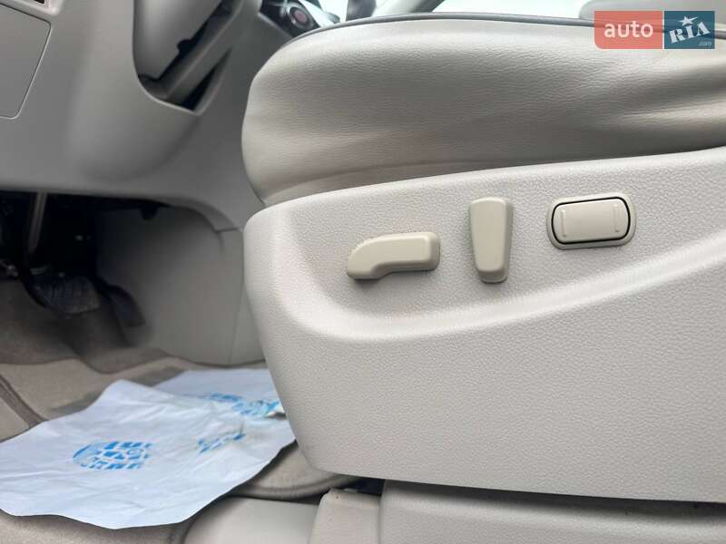 Минивэн Nissan Quest 2015 в Киеве фото 16 Минивэн Nissan Quest 2015 в Киеве