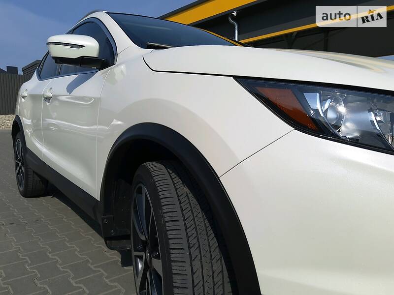 Внедорожник / Кроссовер Nissan Rogue Sport 2017 в Тернополе