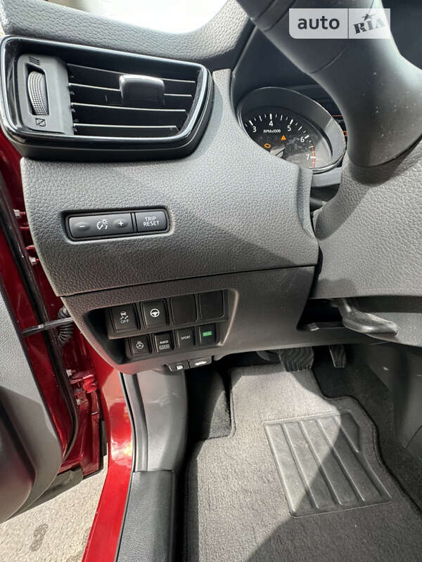 Внедорожник / Кроссовер Nissan Rogue Sport 2019 в Николаеве