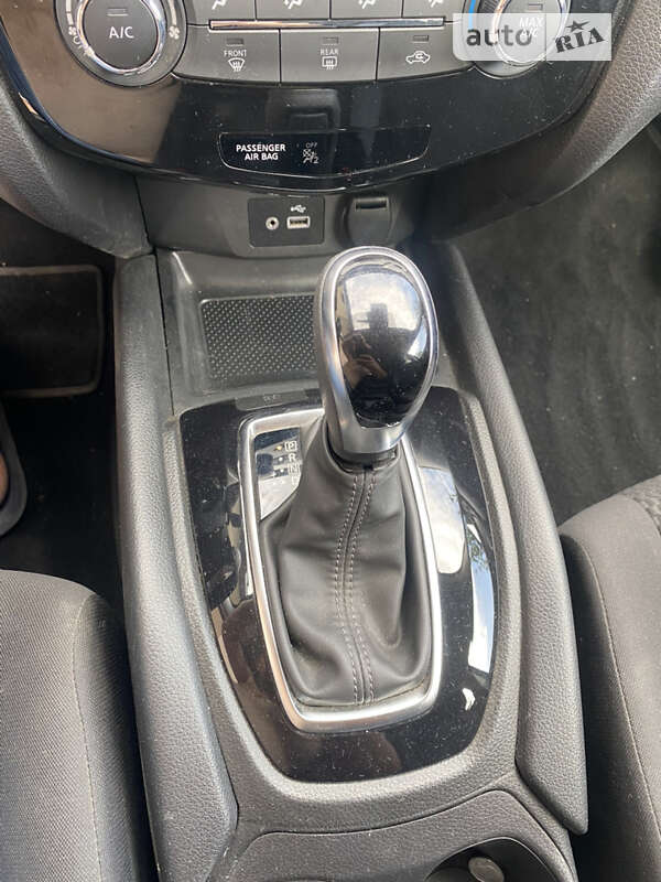 Внедорожник / Кроссовер Nissan Rogue Sport 2020 в Ивано-Франковске