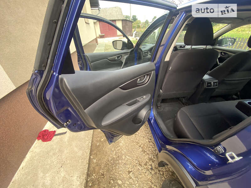 Внедорожник / Кроссовер Nissan Rogue Sport 2020 в Ивано-Франковске