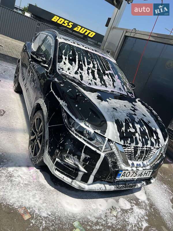 Nissan Rogue Sport 2018