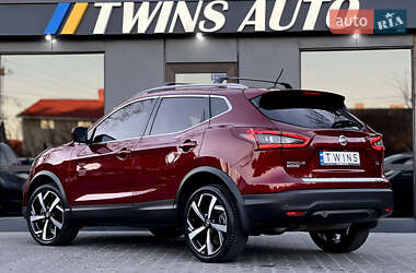 Позашляховик / Кросовер Nissan Rogue Sport 2020 в 