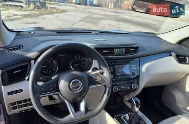 Внедорожник / Кроссовер Nissan Rogue Sport 2018 в 